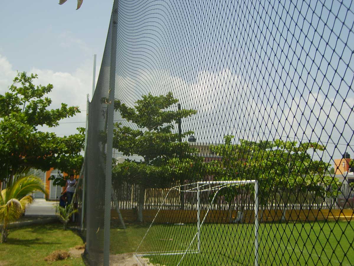 Galería Redes perimetrales para canchas de futbol