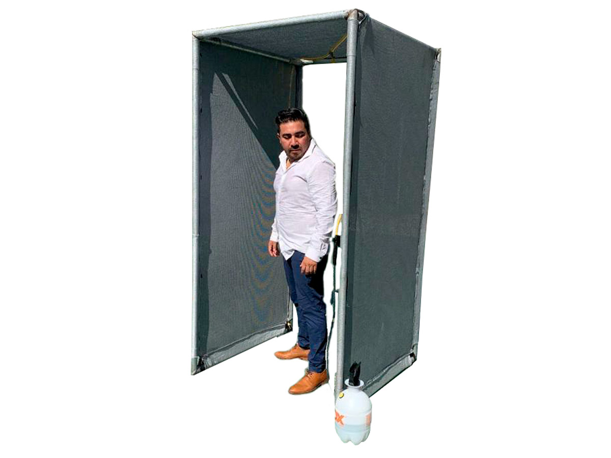 Filtro de acceso con sistema sanitizacion manual